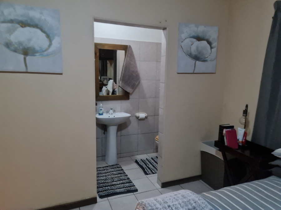 3 Bedroom Property for Sale in Rustenburg Central North West